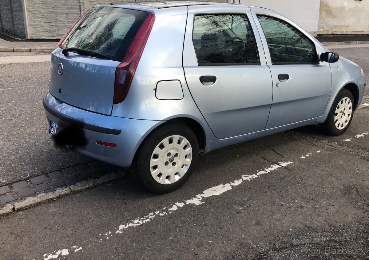 Fiat punto 2009 1 Majitel