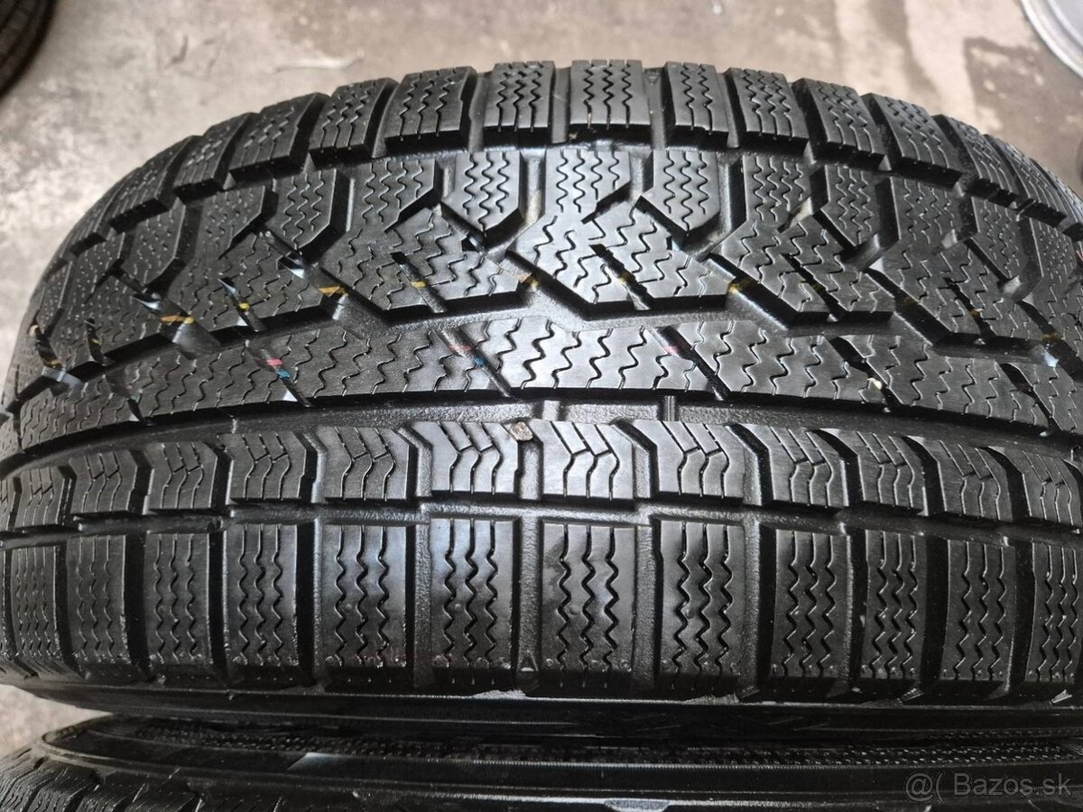 235/60 r17 zimné 4 ks KUMHO dezén 8,8 - 8,3 mm