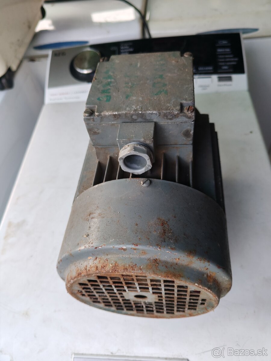 Elektromotor pätkovy 550w 0.55kw 1500 ot/min