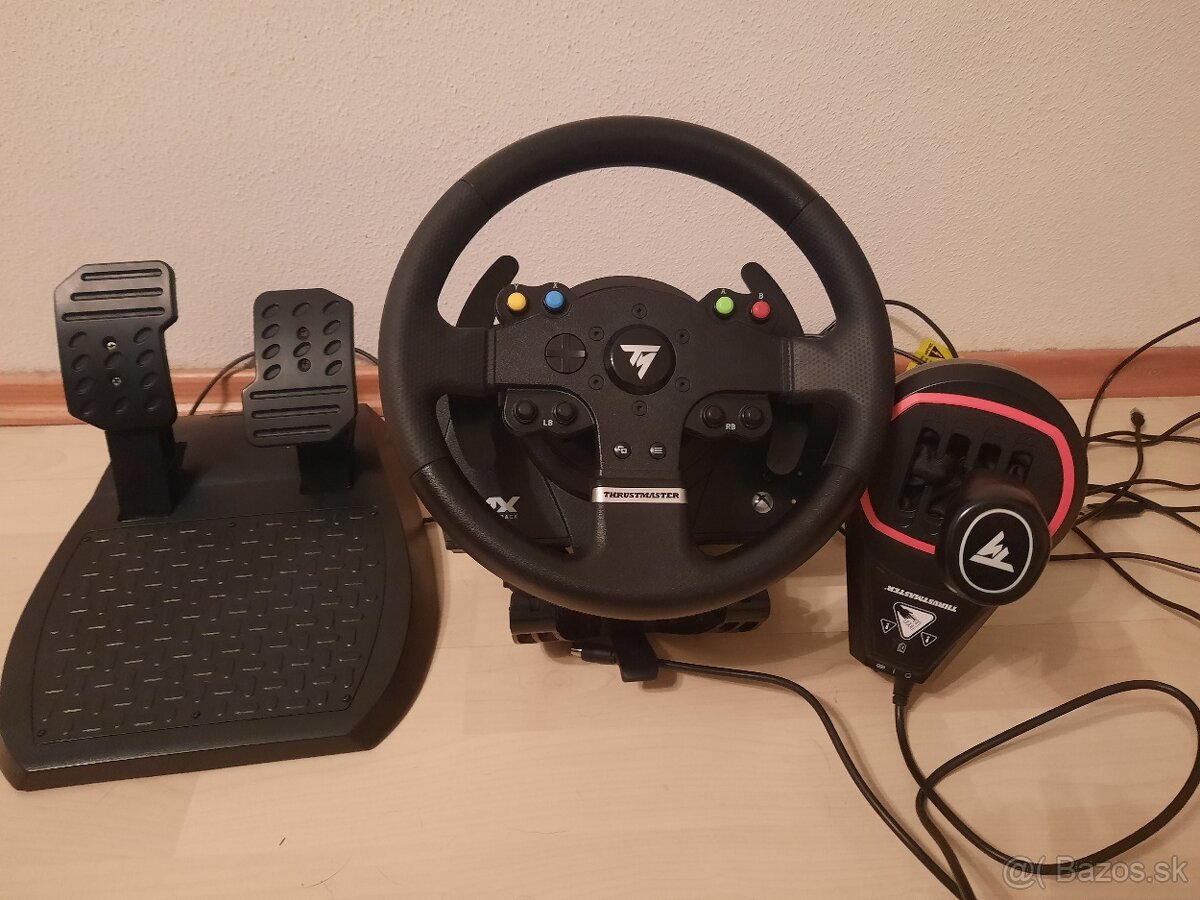 Volant Thrustmaster TMX force feedback, pedále,  radiaca pák