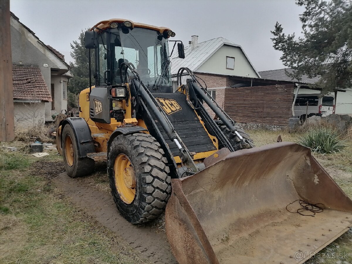 Jcb 411