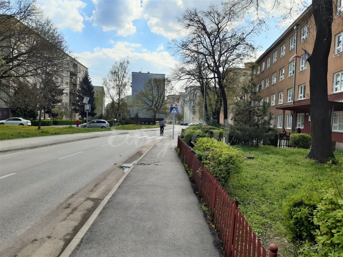 Garáž, predám, Odborárska ul. , Košice - Sever