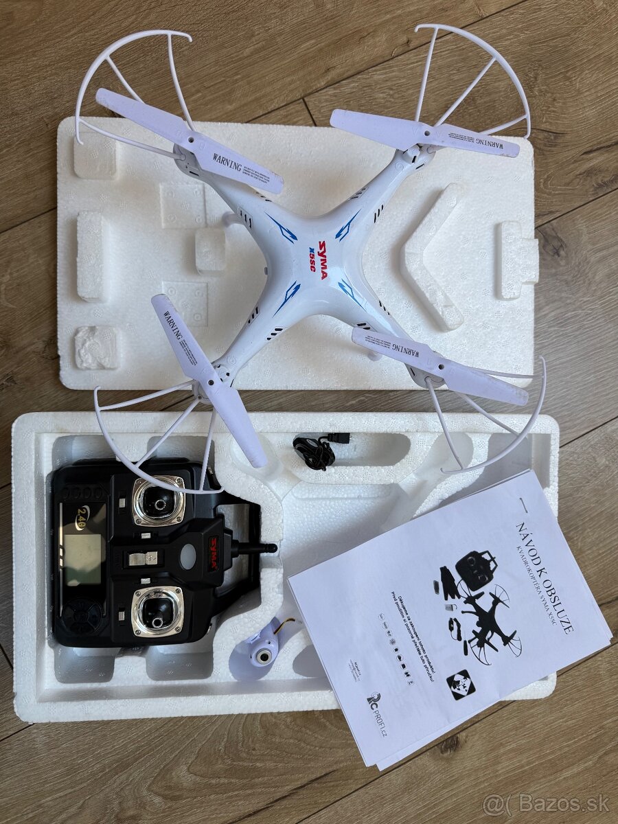 Biely dron Syma x5SC