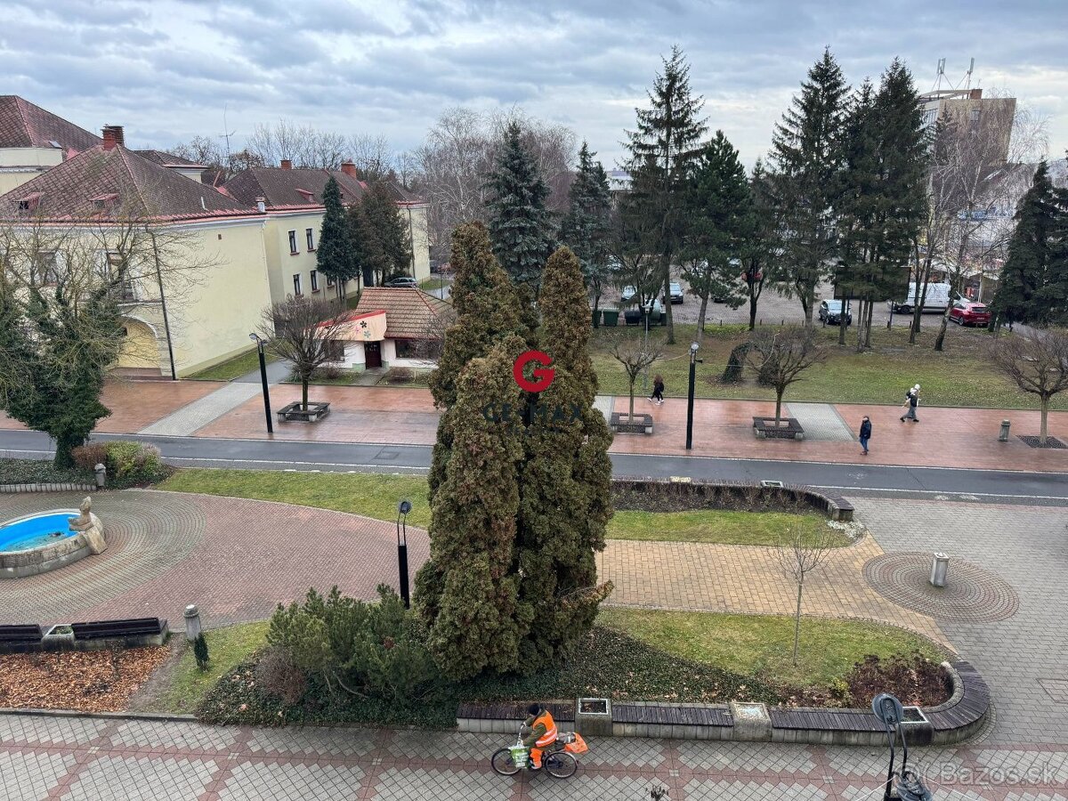 Exkluzívny 3 izbový podkrovný byt s výhľadom na centrum