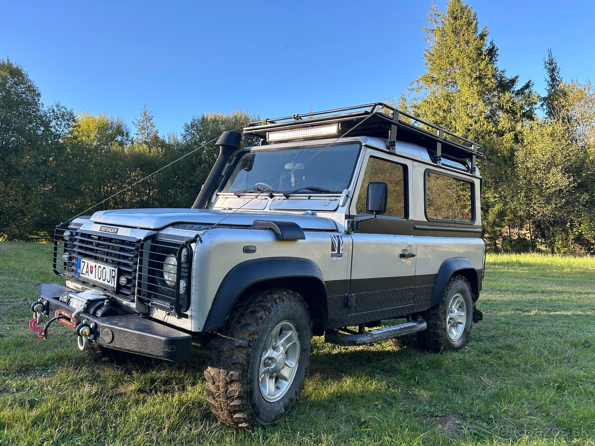 LAND ROVER DEFENDER 90