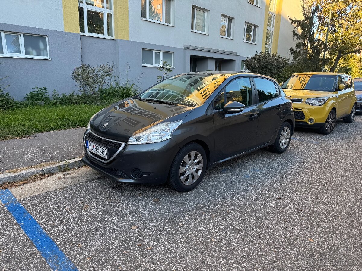 Peugeot 208 1.2 benzín 60kW