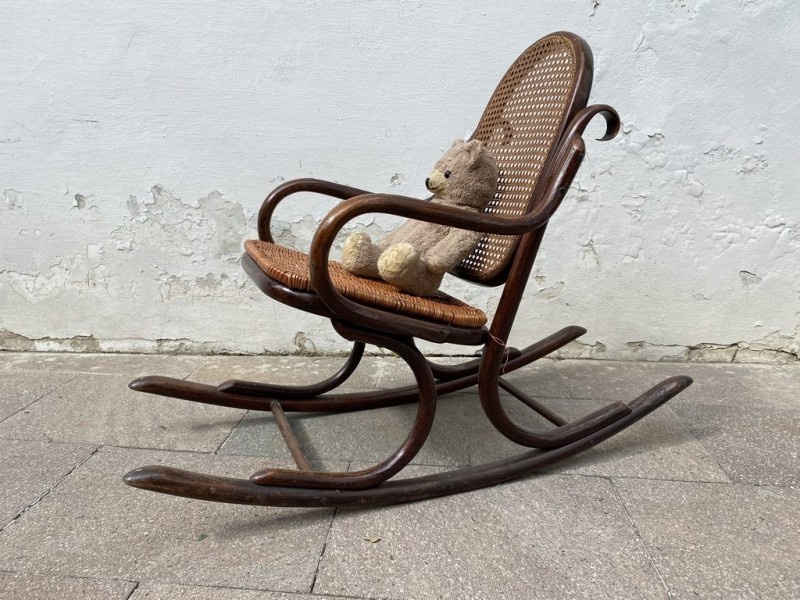 Detské hojdacie kreslo Thonet no.2,