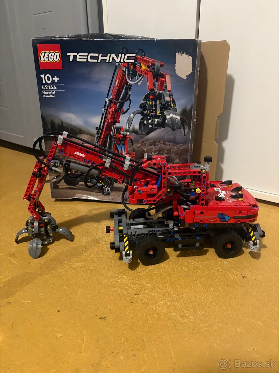 LEGO Technic Žeriav s chapačom 42144