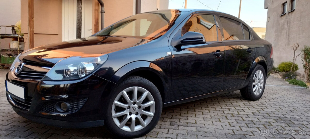 OPEL ASTRA SEDAN