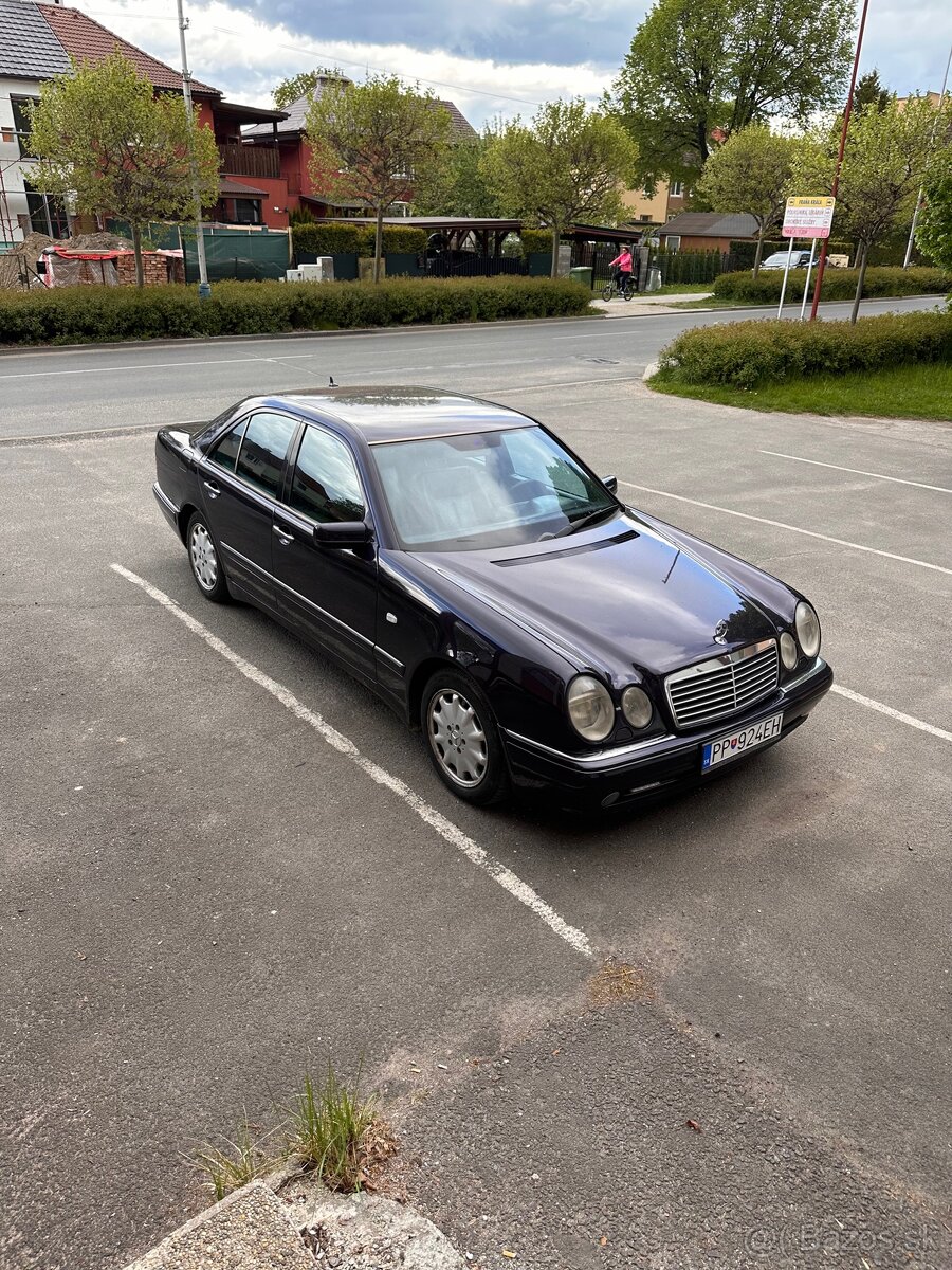 Mercedes E300 TD