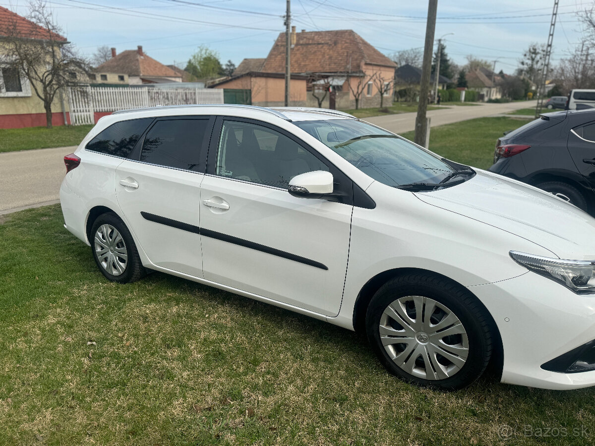 Toyota Auris Tourer