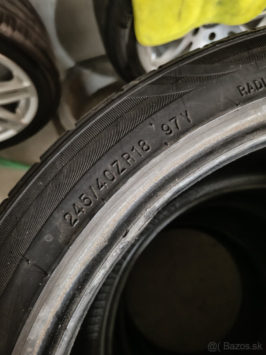 Kumho 245/40 R18