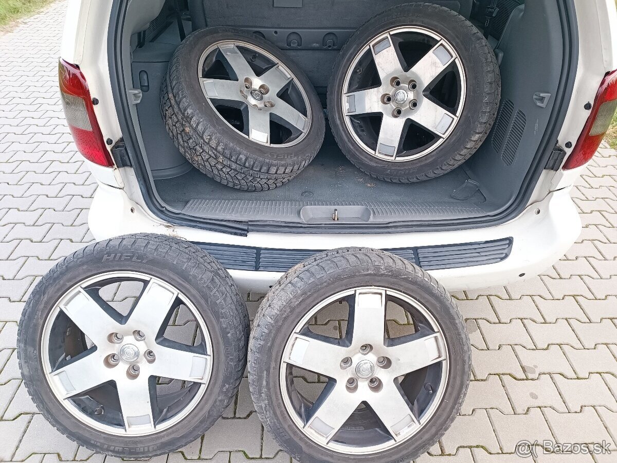 Predam zimnu sadu 18" na Chrysler aj pneu