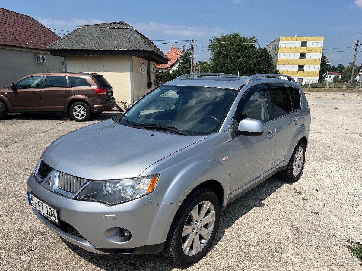 Mitsubishi Outlander 2.2 DI-D 4x4 instyle 7miest navi xenon