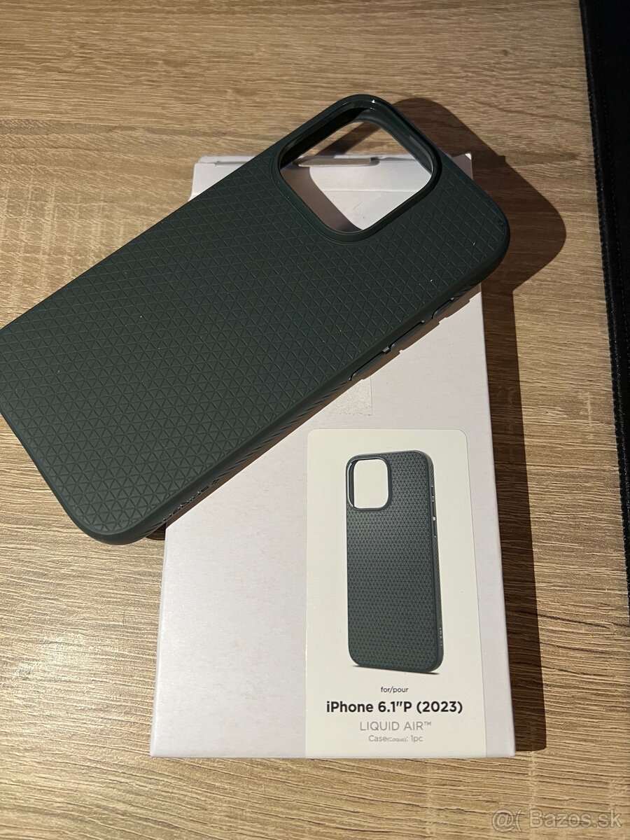 Kryt pre iPhone 15 Pro by spigen