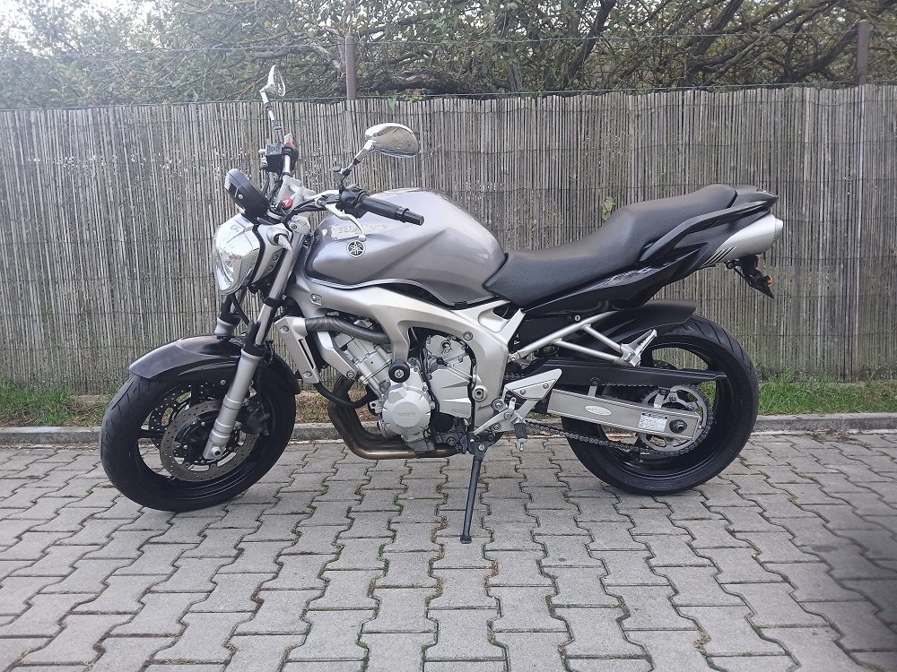 Yamaha FZ6