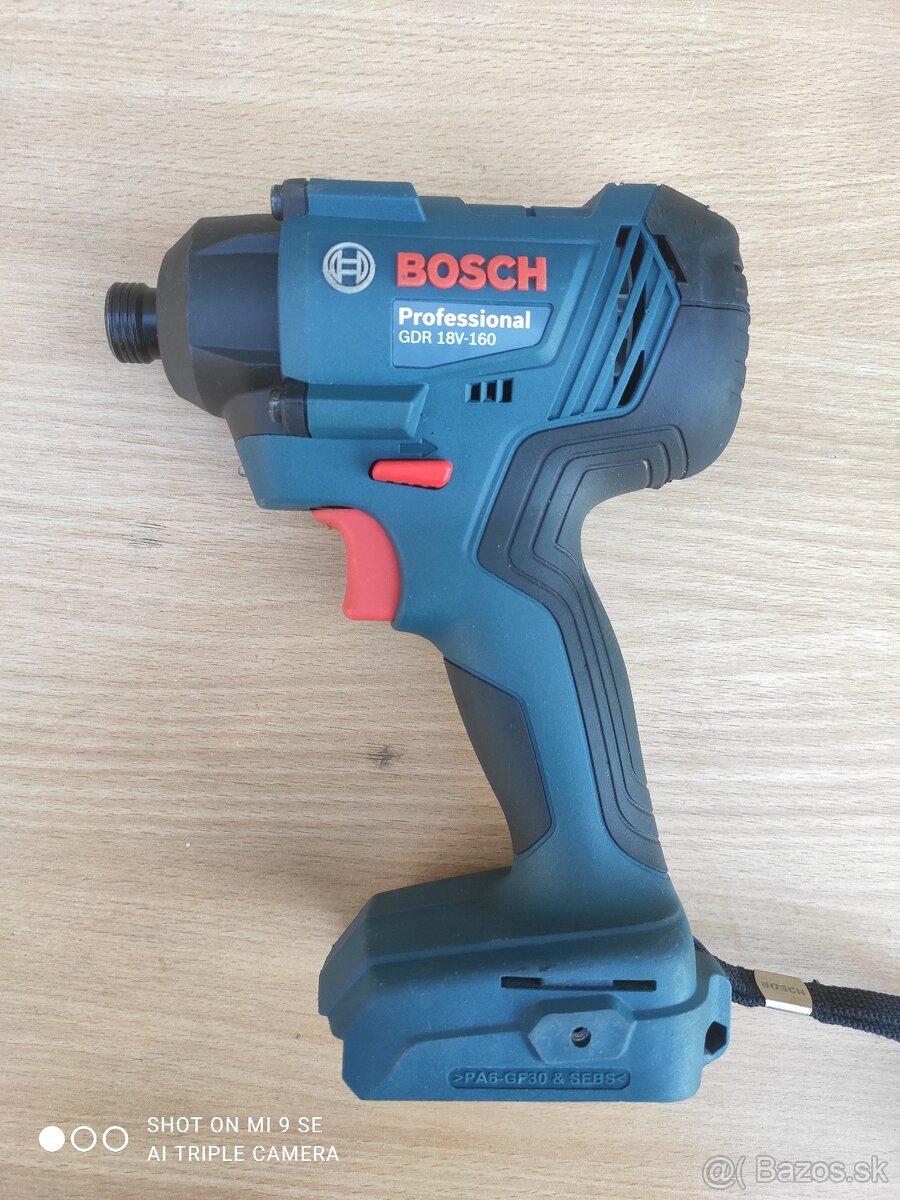 Bosch rázový uťahovák 160