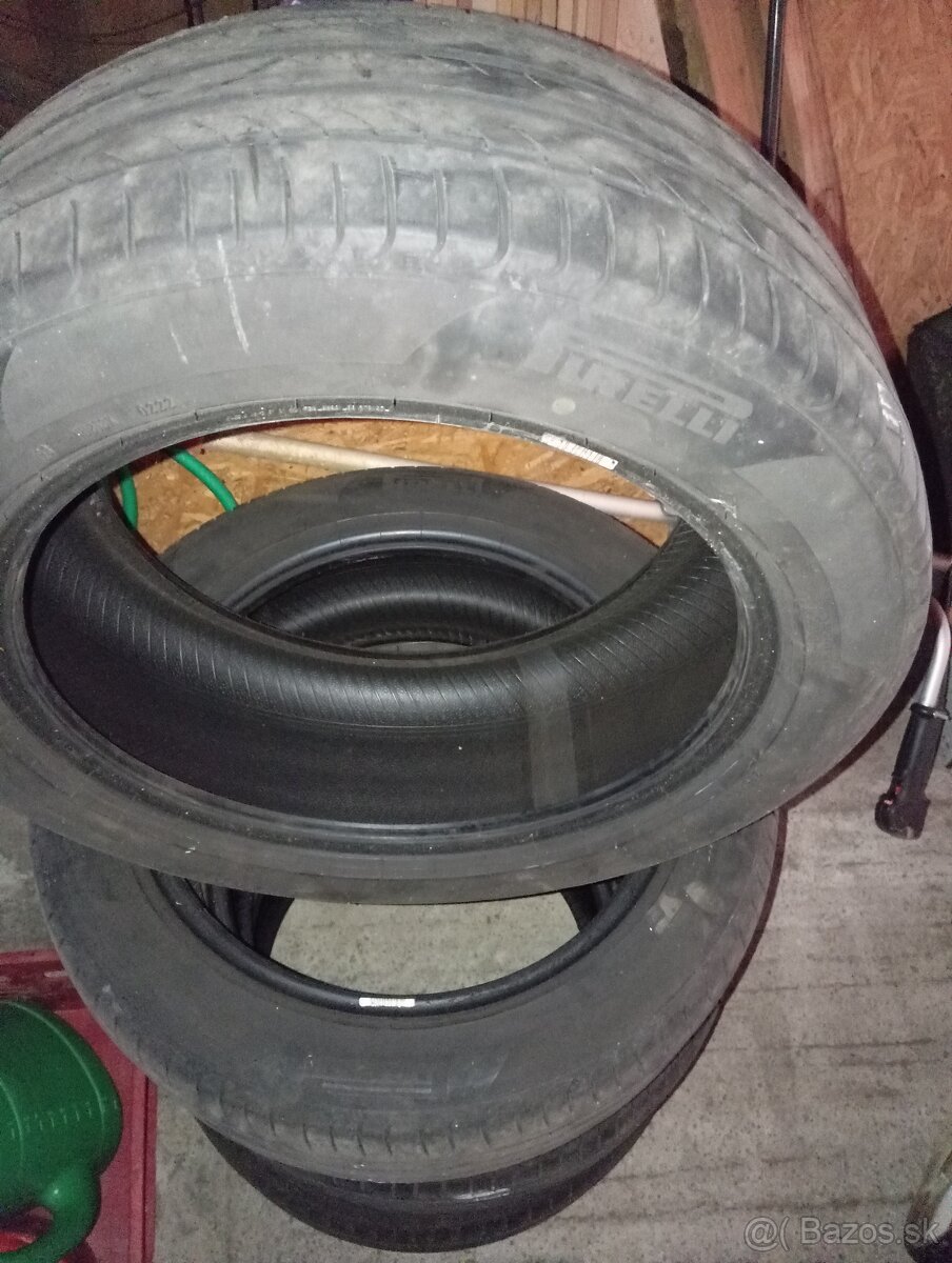 Predám pneu Pirelli 225x50 R17