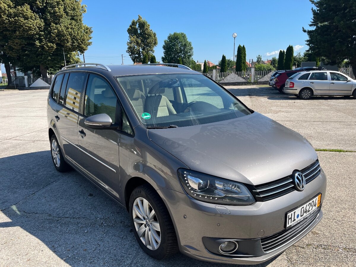 Volkswagen Touran 2.0 TDI DSG highline r.v 2011 navi xenon