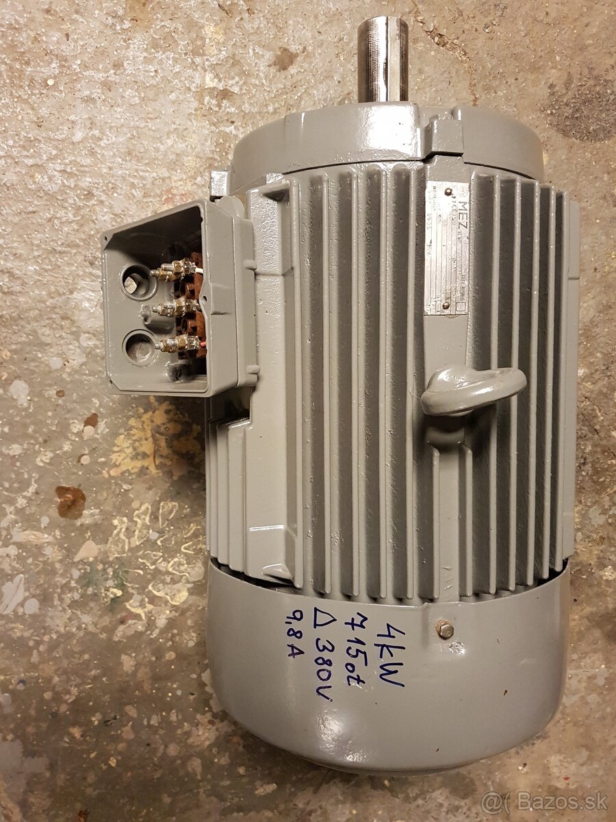 Predám pätkový el.motor 4kW 715ot hriadeľ 38mm