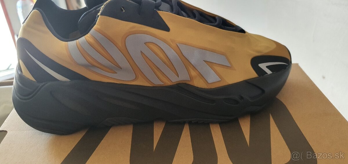 Adidas yeezy boost 700 MNVN