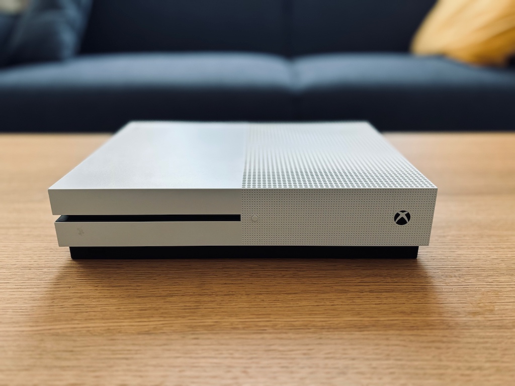 XBOX ONE S 1 TB