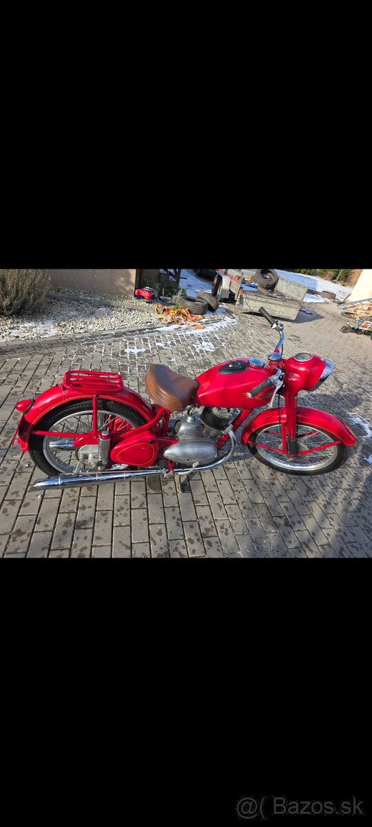 Jawa perák 250