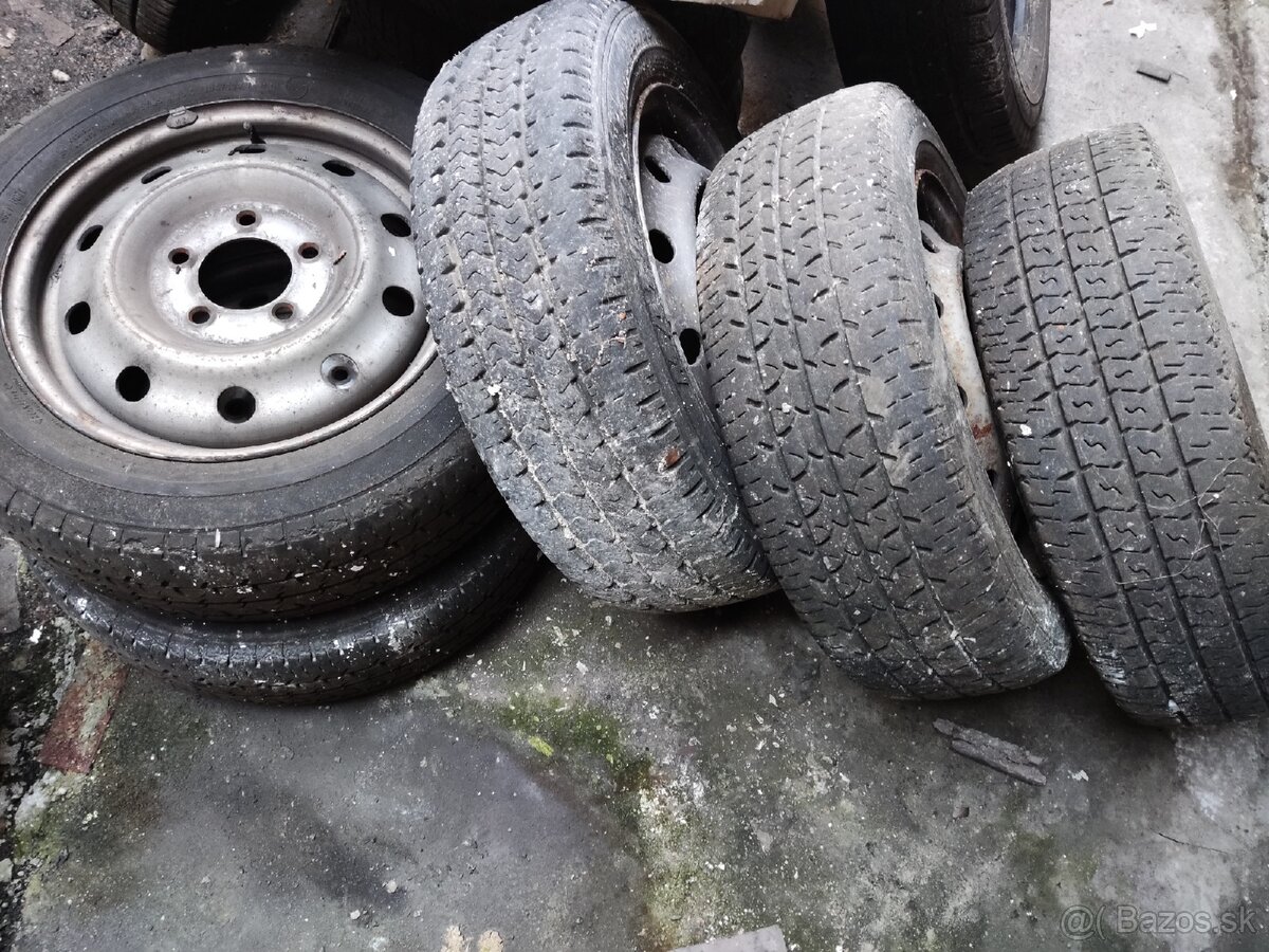 Predám letné pneu na diskoch 195/65r16c