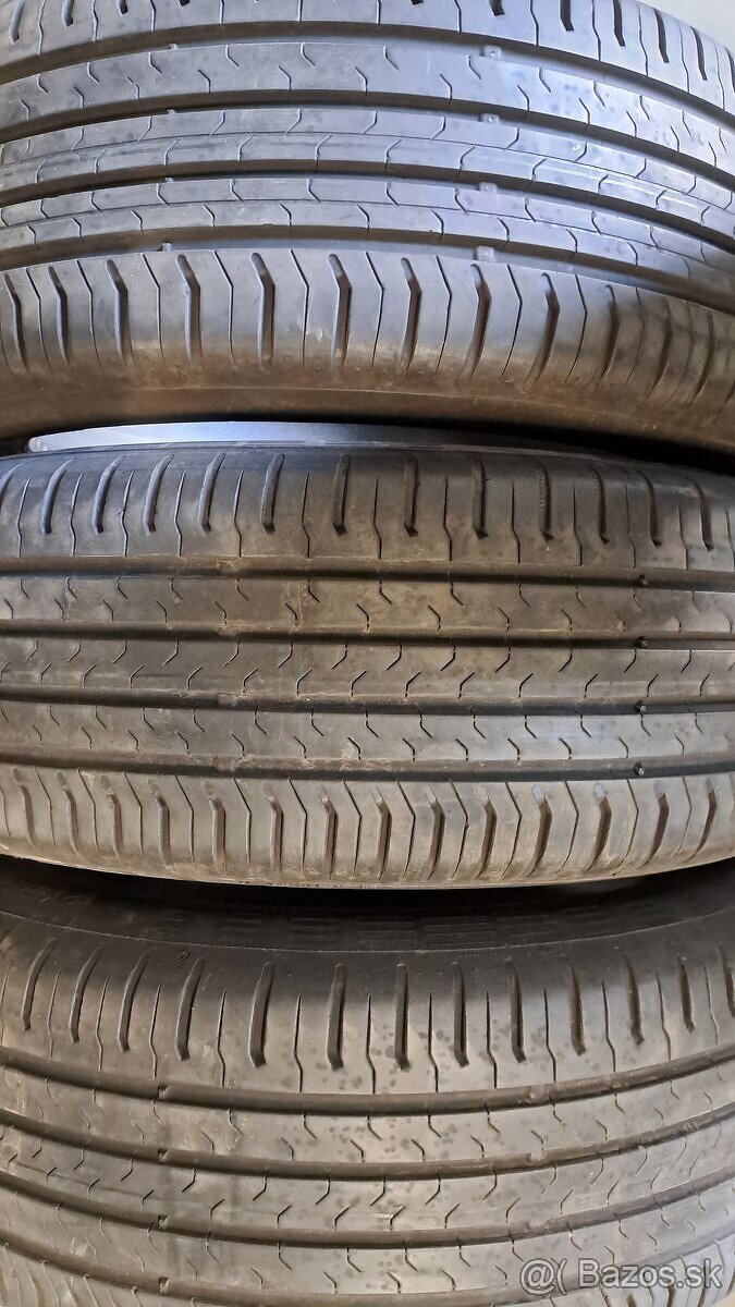 Predám 3ks pekné letné 215/55r18-99V Continental