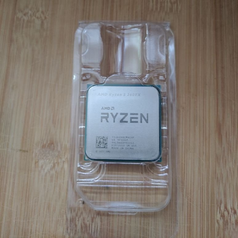 AMD RYZEN 5 2600X