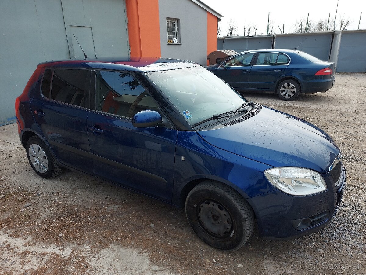 Rozpredam Skoda Fabia 2 1,2htp farba moda,