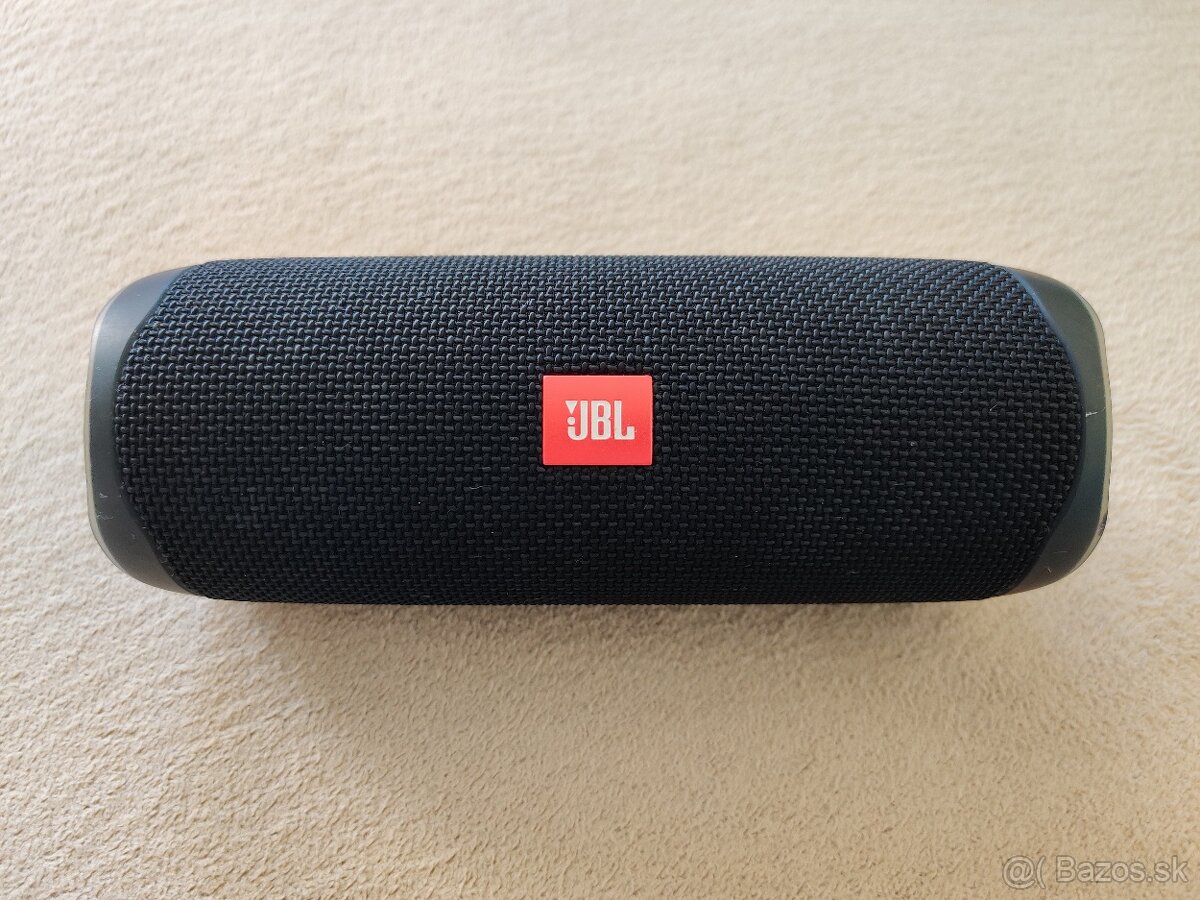 JBL Flip 5 bluetooth reproduktor, veľmi pekný stav.