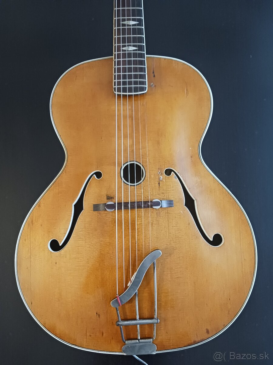 Archtop akusticka gitara "Cremona" 1948