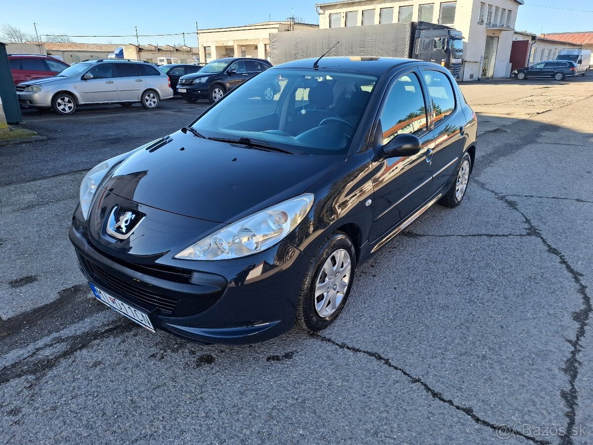 Peugeot 206 plus 2011