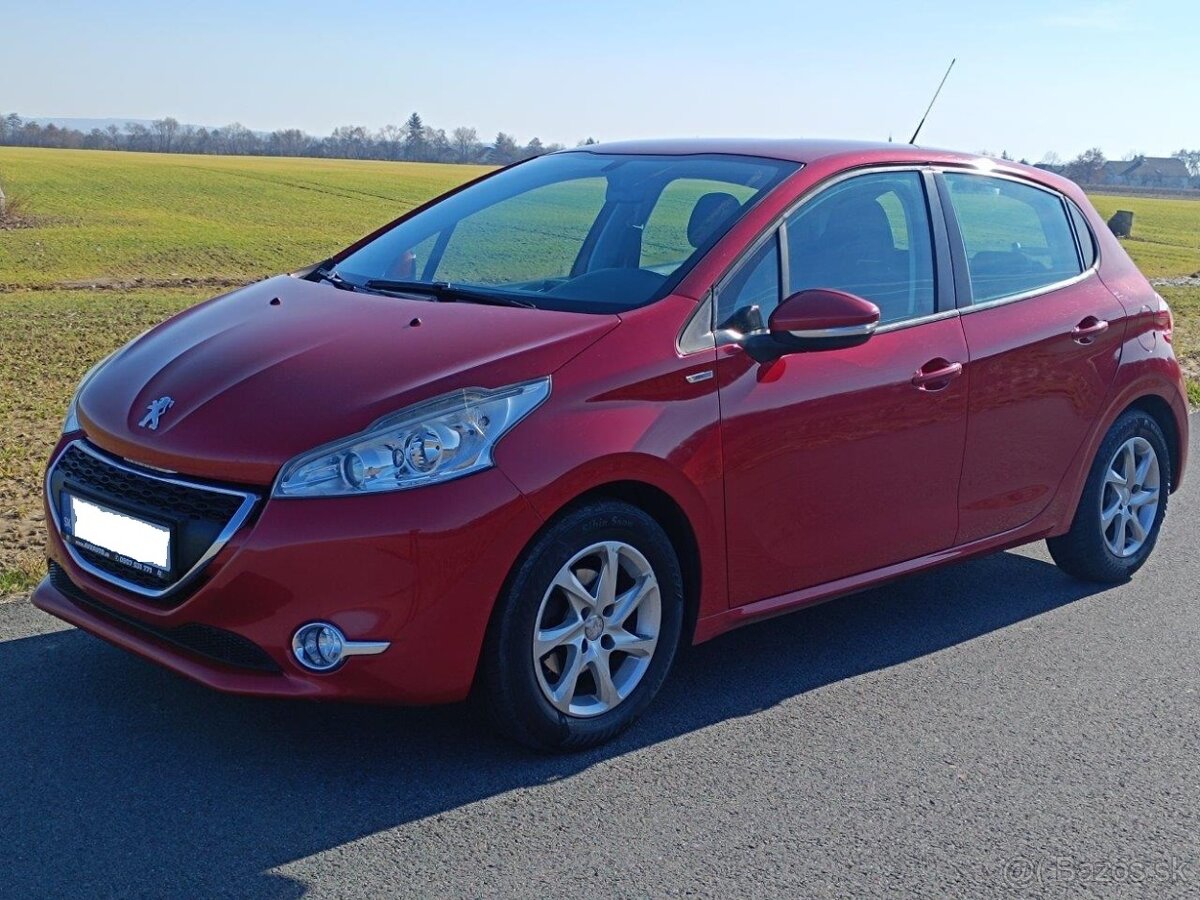 Peugeot 208, 1.2 benzín, r. 2014, STK do 04/2026