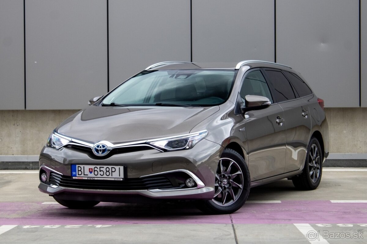 Toyota Auris Touring Sports Hybrid/Executive/SK vozidlo/