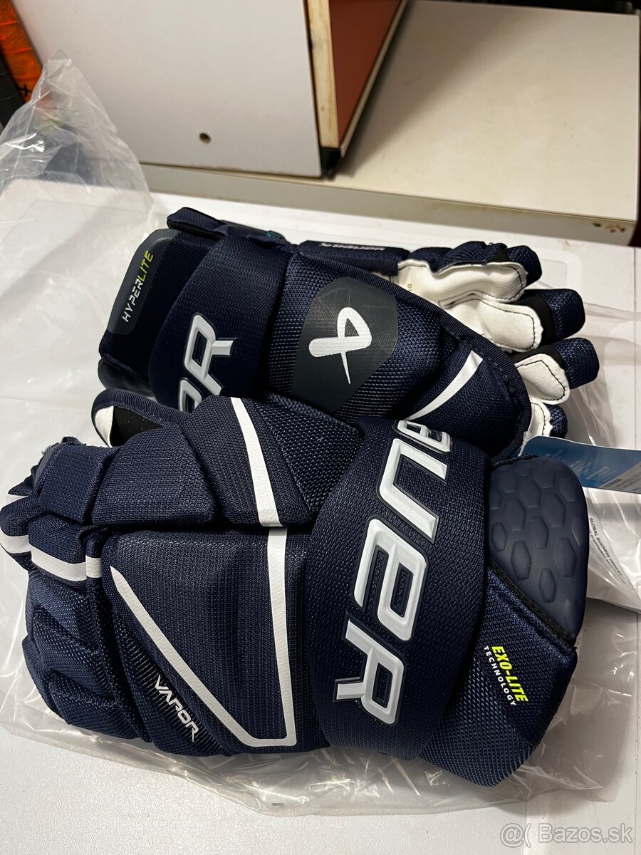 Hokejové rukavice BAUER a CCM