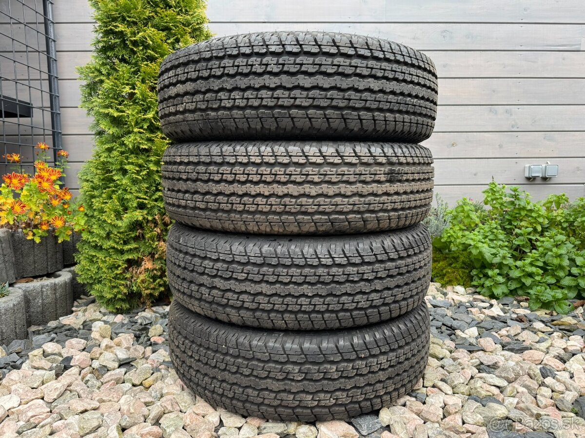 255/70 R18 113S