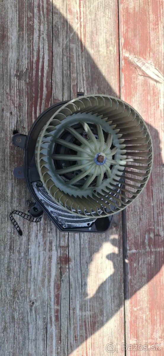 Ventilátor kúrenia klimatizácie VW Passat B5,5