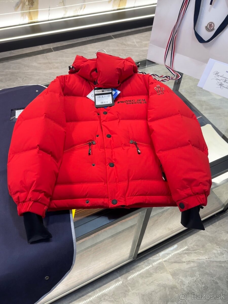 Moncler cervena bunda