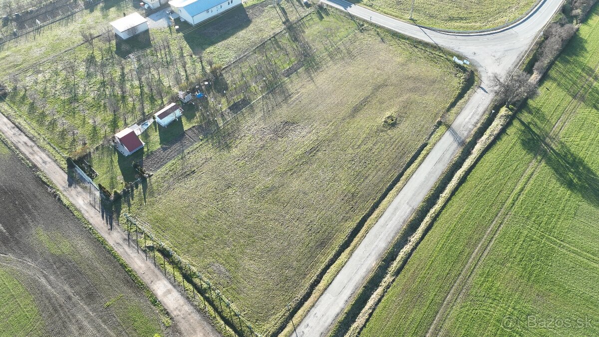 Ponúkam Vám exkluzívne na predaj investičný stavebný pozemok