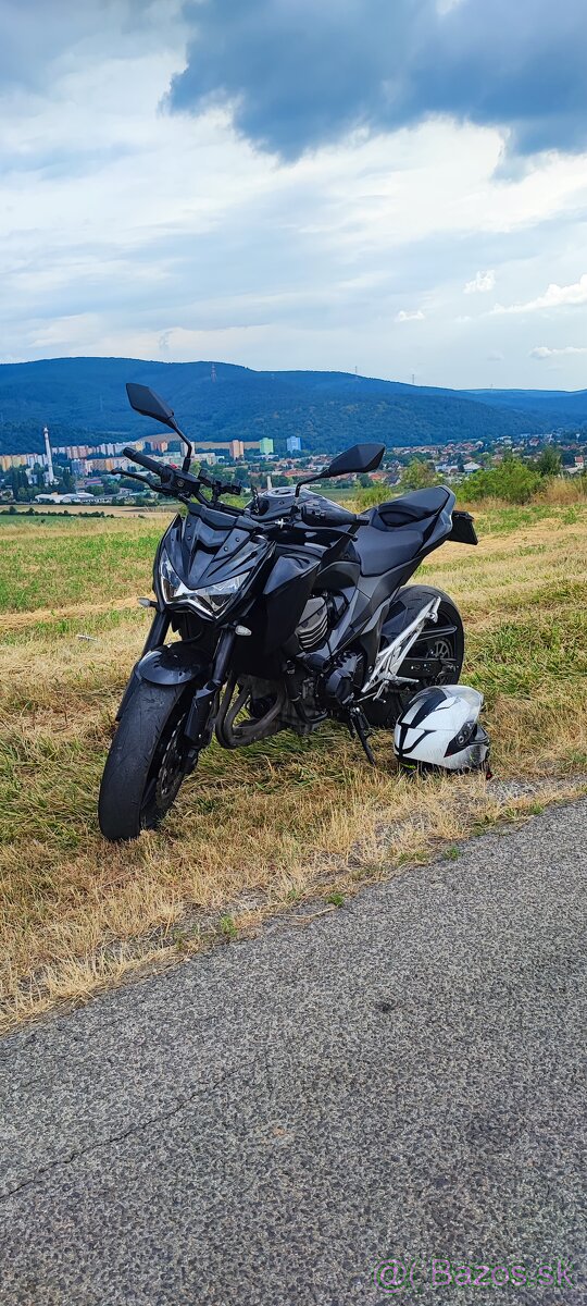 Kawasaki Z800. 35kw