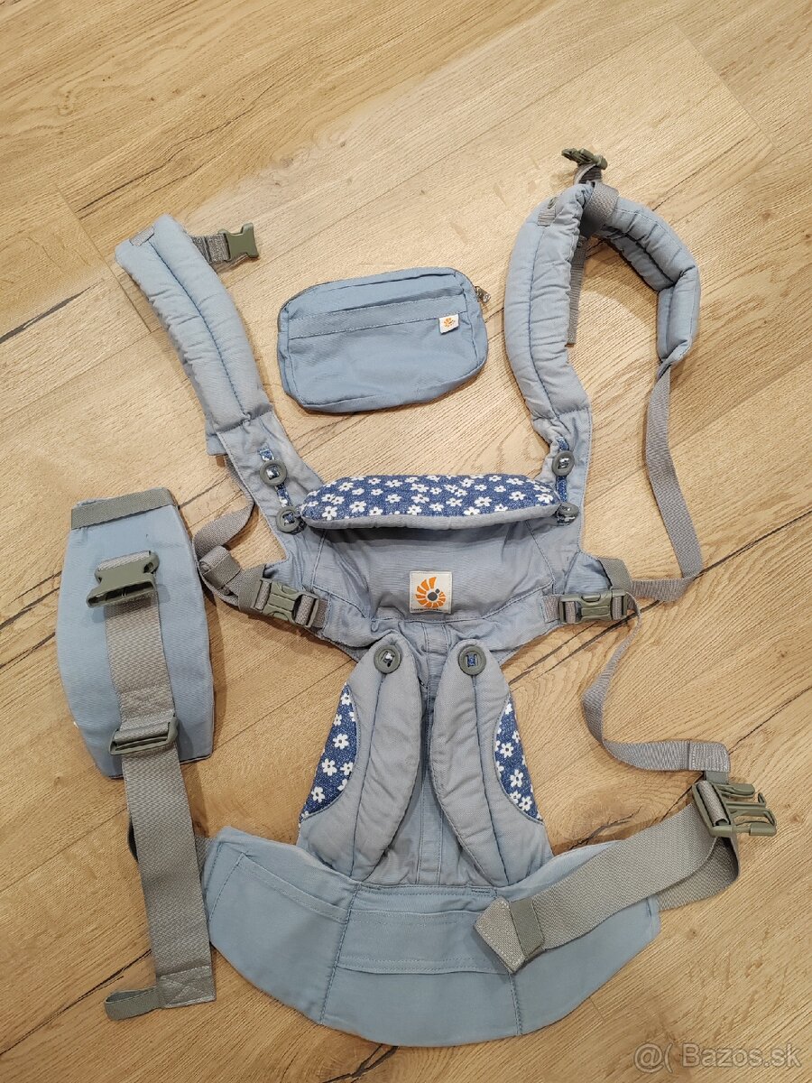 ERGOBABY Omni 360 Nosič Blue Daisies