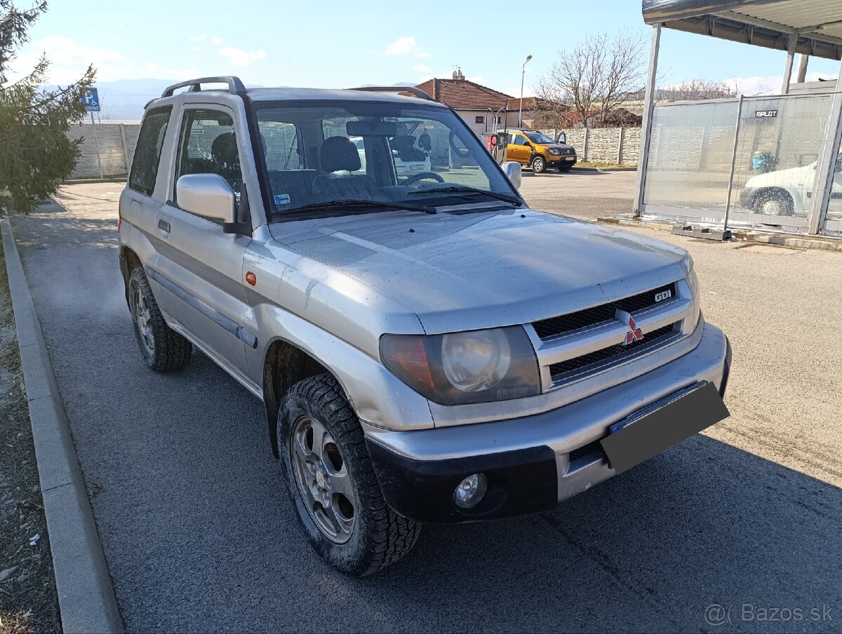 Mitsubishi Pajero 1.8