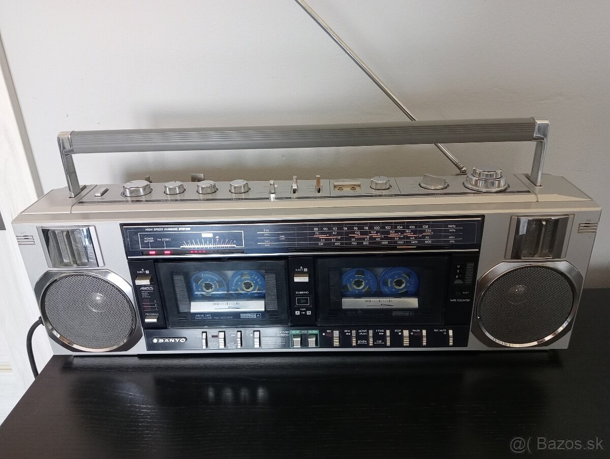 Prodám Japonský radiomagnetofon Sanyo M7790K