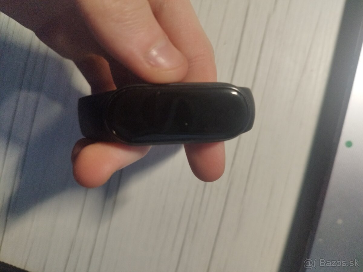 Predávam hodinky mi smart band 5