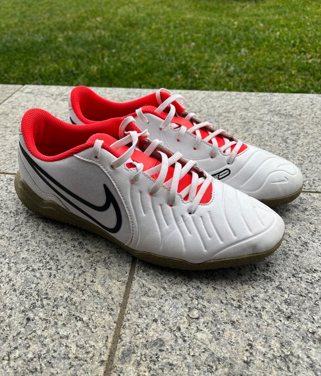 Halovky Nike Tiempo