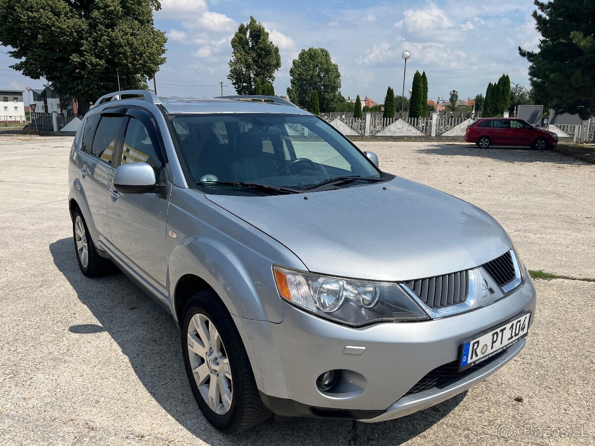 Mitsubishi Outlander 2.2 DI-D 4x4 instyle 7miest navi xenon