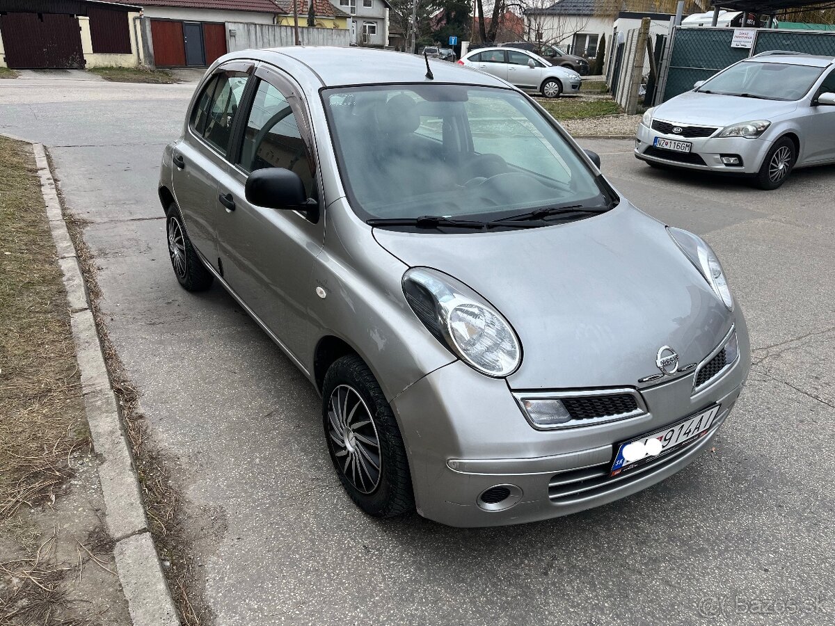 Predam nissan micra 1.2 2010