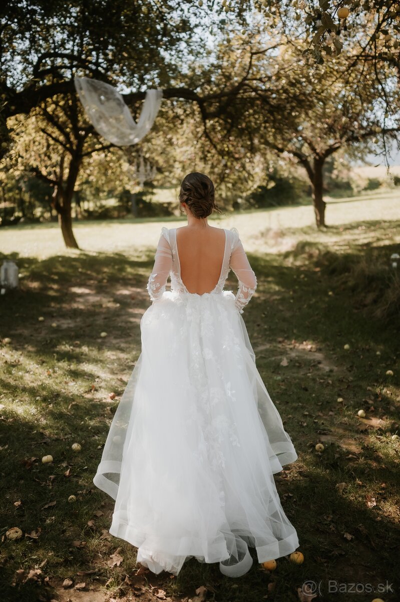 Svadobné šaty značky Aurora Bridal